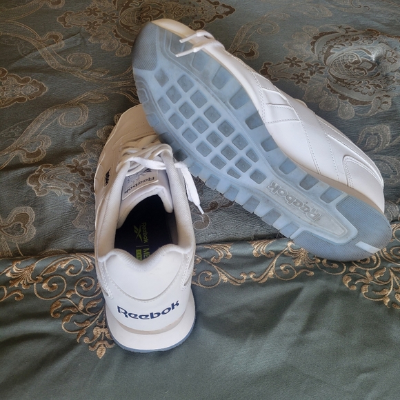 Mens Reebok classics - Picture 3 of 3